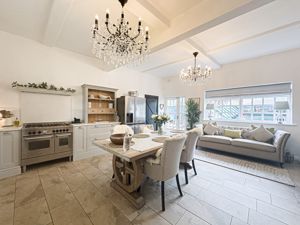 Photo 17- click for photo gallery